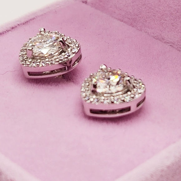 1ct Moissanite Heart Shaped Pave Stud Earrings - Picture 5 of 7